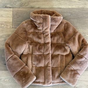 Abercrombie Teddy Jacket! Wonen’s S. Like Brand New!